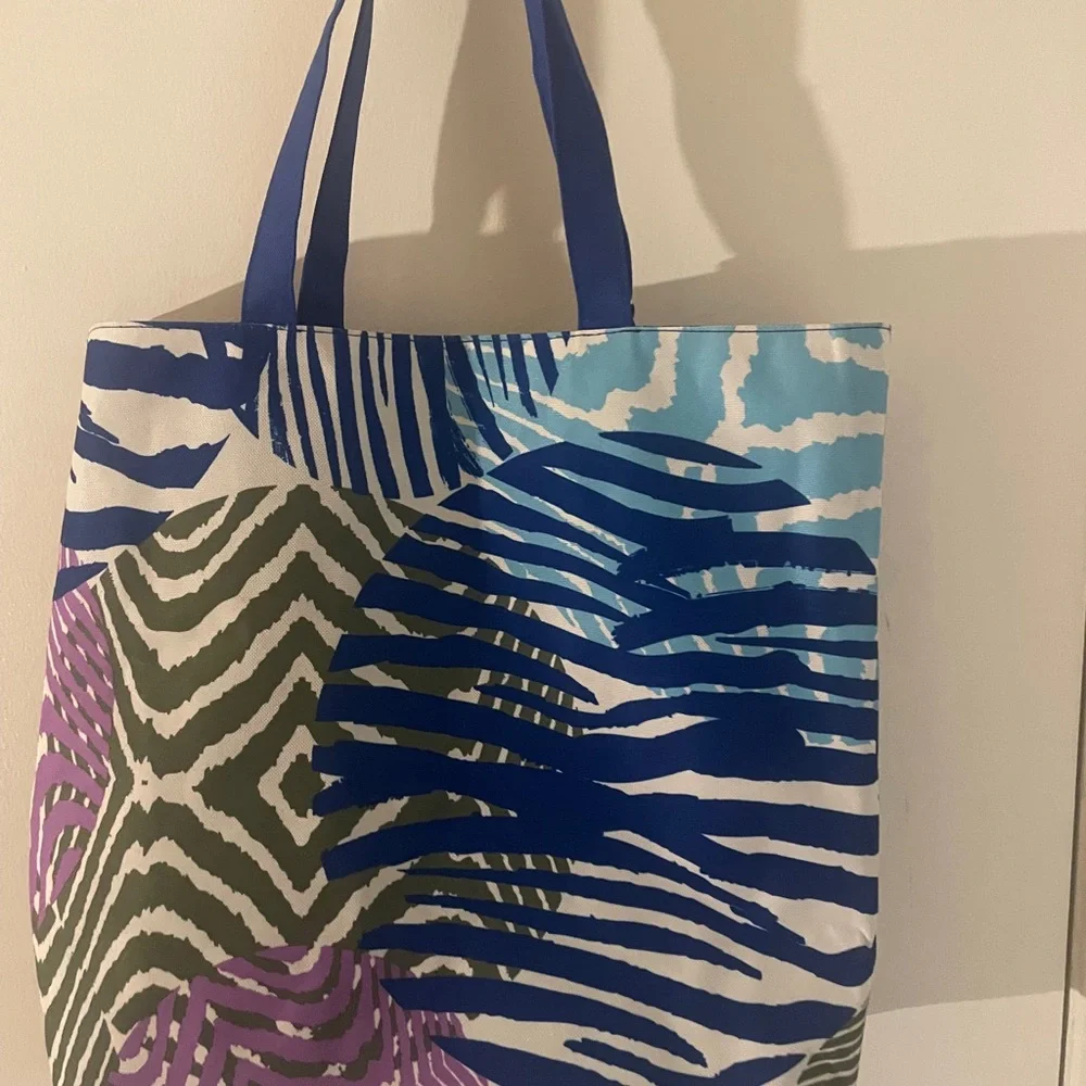 Estee Lauder Large Tropical Print Tote Bag with Leaf Bag Charm